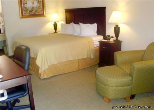 Days Inn By Wyndham Uvalde Room photo