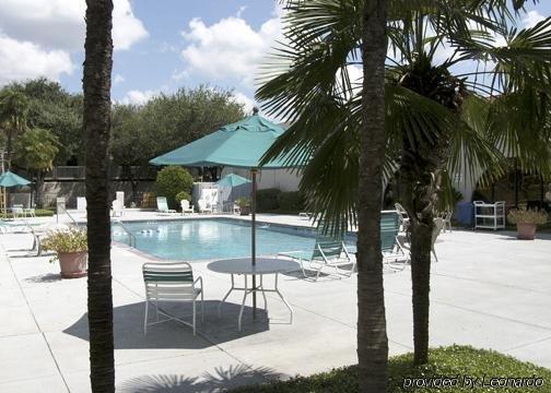 Days Inn By Wyndham Uvalde Exterior photo